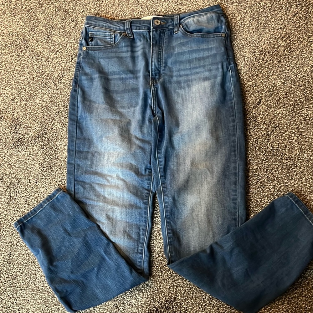 Kancan light jeans size 9/28.